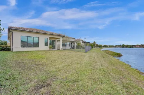755 SW 113th Lane Pembroke Pines FL 33025