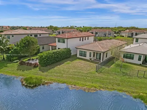 755 SW 113th Lane Pembroke Pines FL 33025