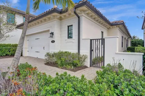 755 SW 113th Lane Pembroke Pines FL 33025