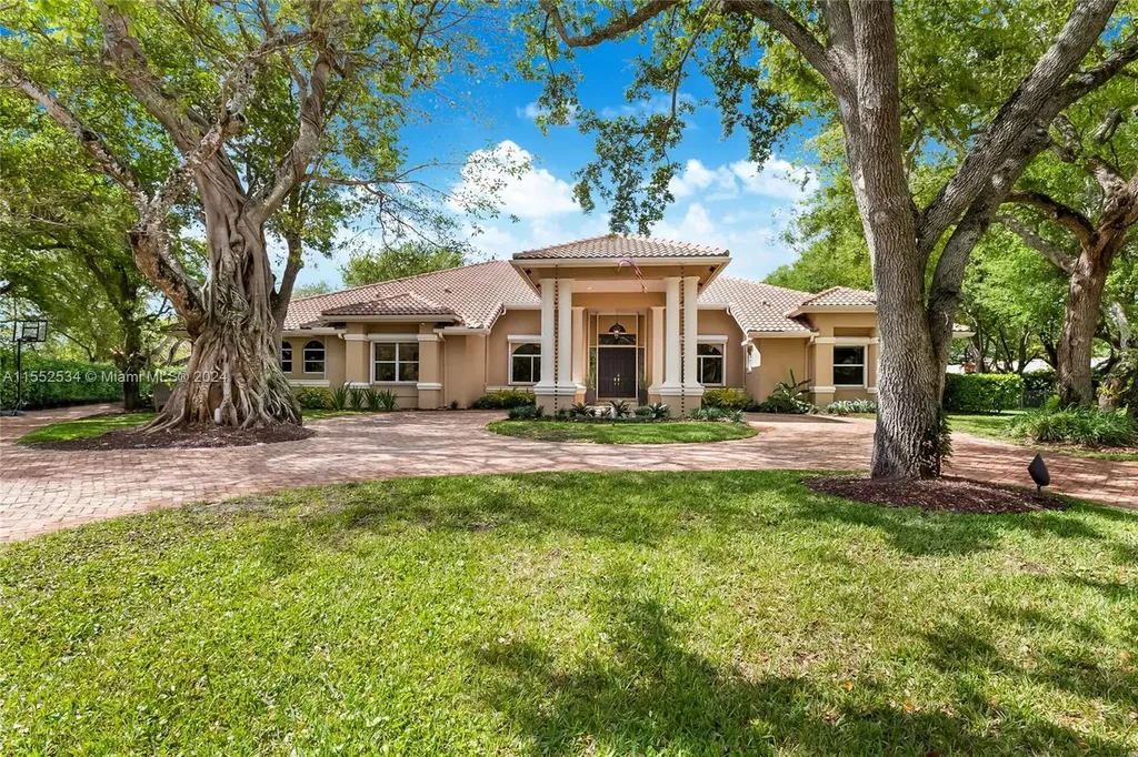 10090 SW 89th Court Miami FL 33176