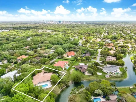 10090 SW 89th Court Miami FL 33176