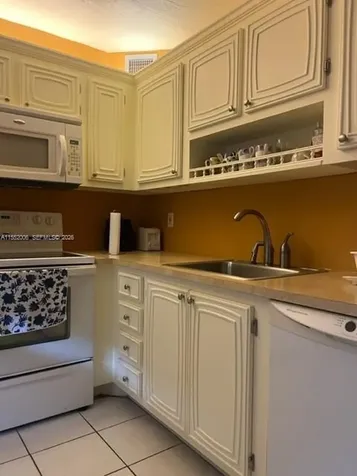 2871 Somerset Drive Lauderdale Lakes FL 33311