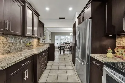 7581 SW 57th Terrace Miami FL 33143