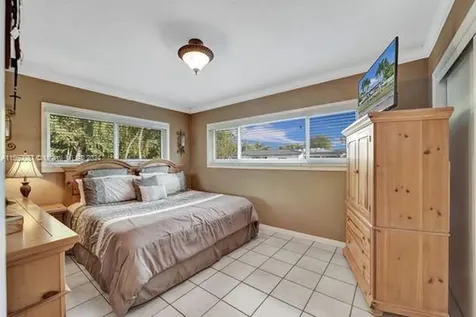 7581 SW 57th Terrace Miami FL 33143