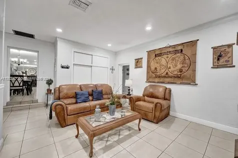 7581 SW 57th Terrace Miami FL 33143