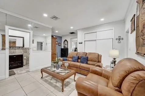 7581 SW 57th Terrace Miami FL 33143