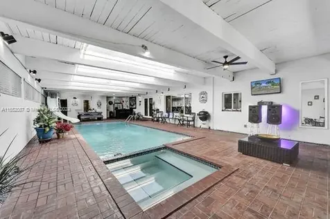 7581 SW 57th Terrace Miami FL 33143