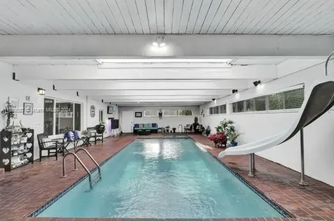 7581 SW 57th Terrace Miami FL 33143