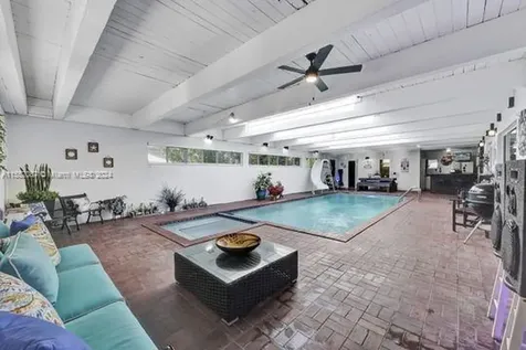 7581 SW 57th Terrace Miami FL 33143