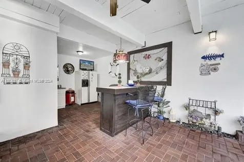 7581 SW 57th Terrace Miami FL 33143