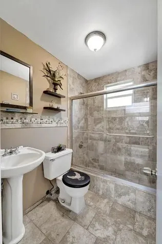 7581 SW 57th Terrace Miami FL 33143