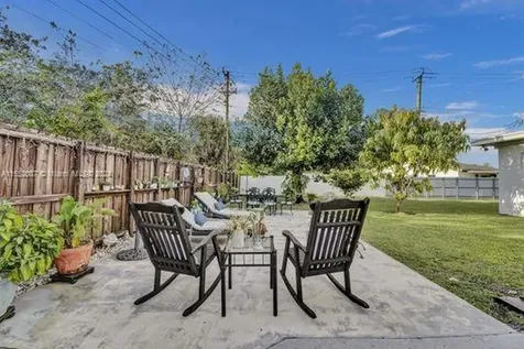 7581 SW 57th Terrace Miami FL 33143