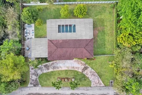 7581 SW 57th Terrace Miami FL 33143