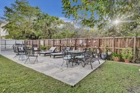 7581 SW 57th Terrace Miami FL 33143