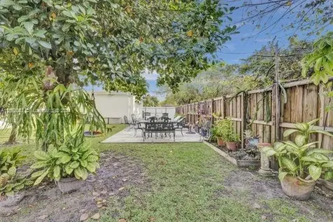 7581 SW 57th Terrace Miami FL 33143