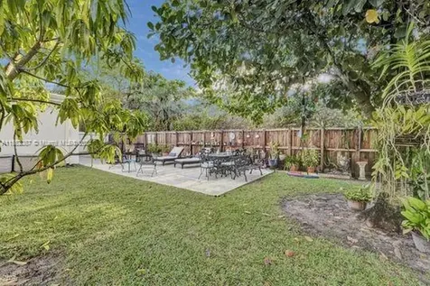 7581 SW 57th Terrace Miami FL 33143