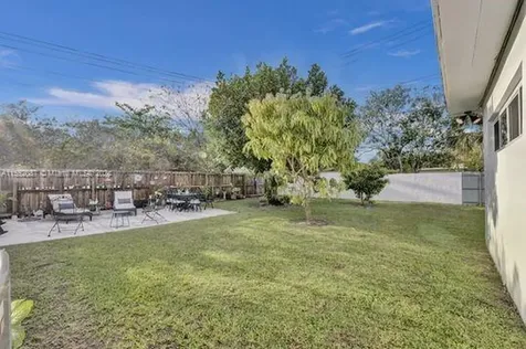 7581 SW 57th Terrace Miami FL 33143