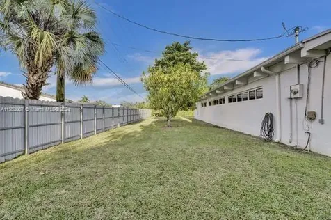 7581 SW 57th Terrace Miami FL 33143