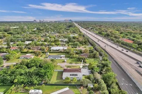7581 SW 57th Terrace Miami FL 33143