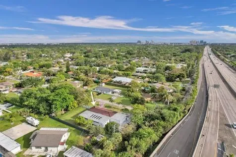 7581 SW 57th Terrace Miami FL 33143