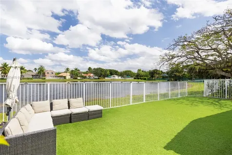 754 San Remo Drive Weston FL 33326