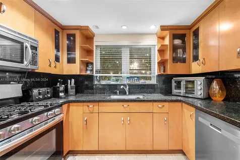 3440 N Meridian Avenue Miami Beach FL 33140