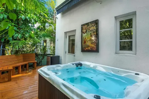 3440 N Meridian Avenue Miami Beach FL 33140