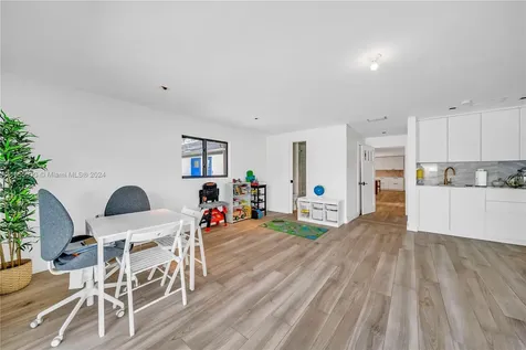 6000 SW 24th Street Miami FL 33142