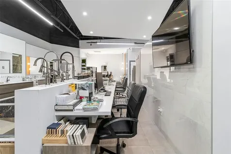 Bath Vanities/accessories And Flooring Doral FL 33122
