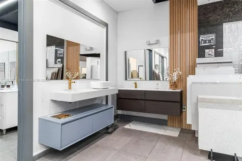 Bath Vanities/accessories And Flooring Doral FL 33122