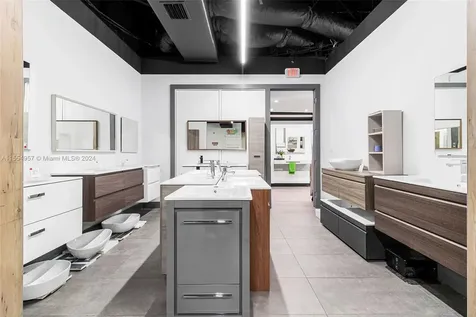 Bath Vanities/accessories And Flooring Doral FL 33122
