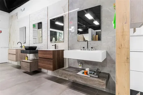 Bath Vanities/accessories And Flooring Doral FL 33122