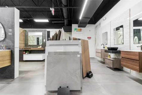 Bath Vanities/accessories And Flooring Doral FL 33122