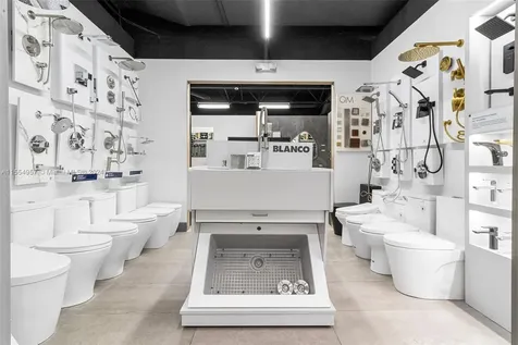 Bath Vanities/accessories And Flooring Doral FL 33122