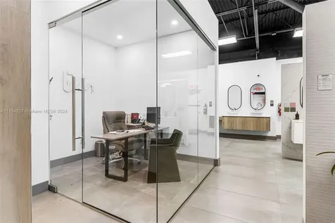 Bath Vanities/accessories And Flooring Doral FL 33122