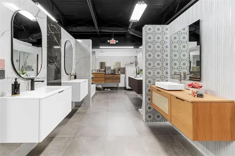 Bath Vanities/accessories And Flooring Doral FL 33122