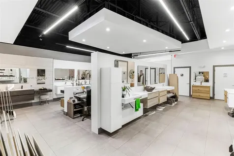 Bath Vanities/accessories And Flooring Doral FL 33122