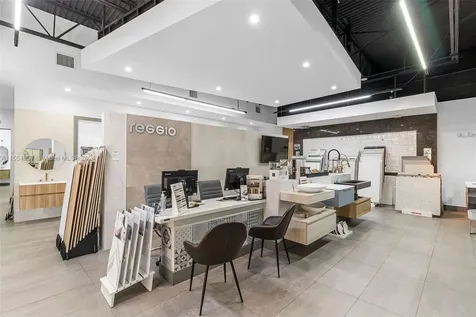 Bath Vanities/accessories And Flooring Doral FL 33122