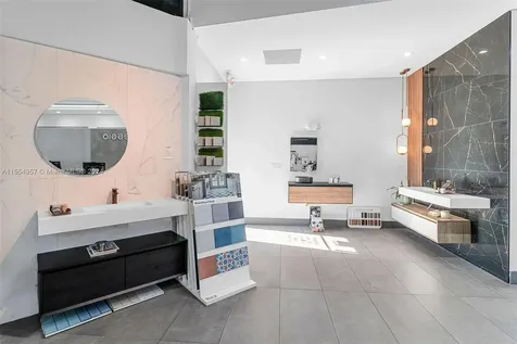 Bath Vanities/accessories And Flooring Doral FL 33122
