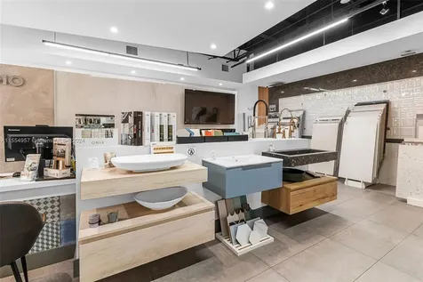 Bath Vanities/accessories And Flooring Doral FL 33122