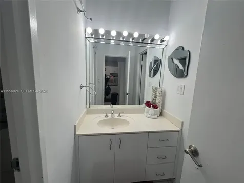 100 Lincoln Road Miami Beach FL 33139