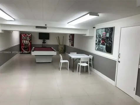 100 Lincoln Road Miami Beach FL 33139