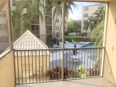 8255 Lake Drive Doral FL 33166