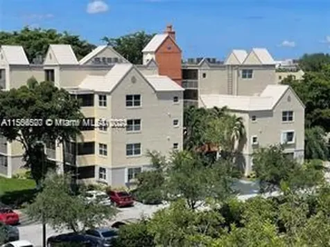 8255 Lake Drive Doral FL 33166