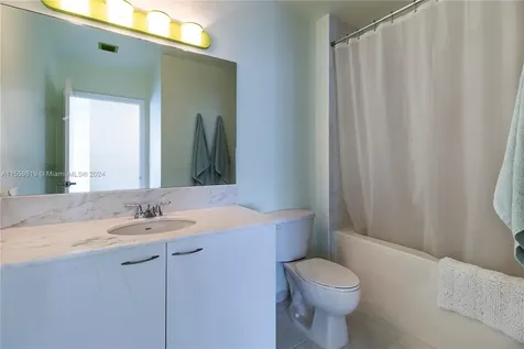 133 NE 2nd Avenue Miami FL 33132