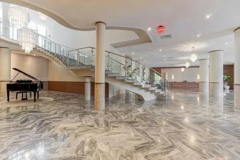 5401 Collins Avenue Miami Beach FL 33140