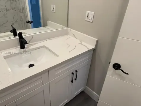 5401 Collins Avenue Miami Beach FL 33140