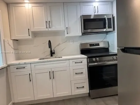5401 Collins Avenue Miami Beach FL 33140
