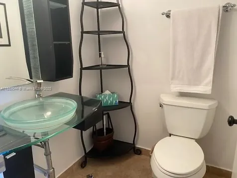 6039 Collins Avenue Miami Beach FL 33140