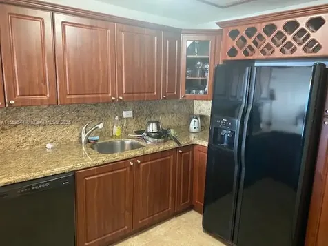 6039 Collins Avenue Miami Beach FL 33140